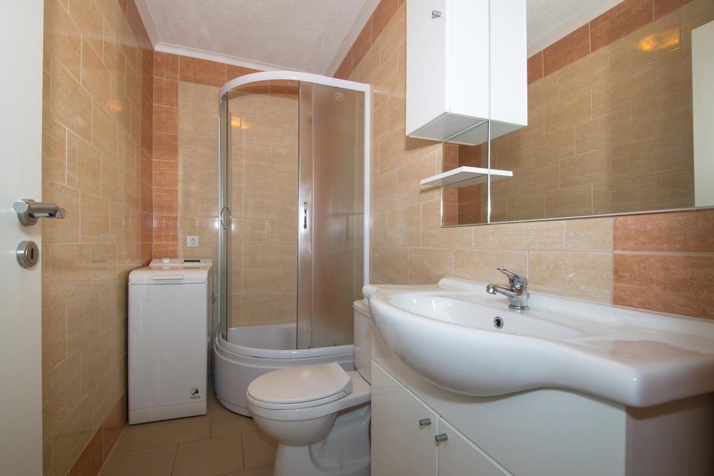 Apartment Afrika Макарска Экстерьер фото
