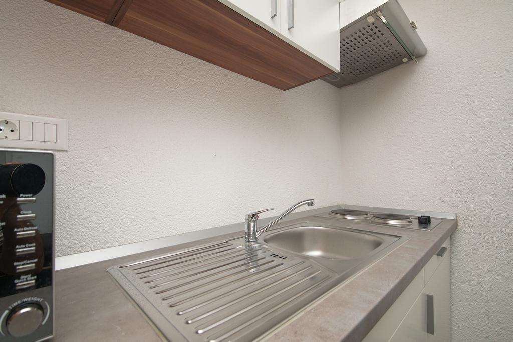 Apartment Afrika Макарска Экстерьер фото