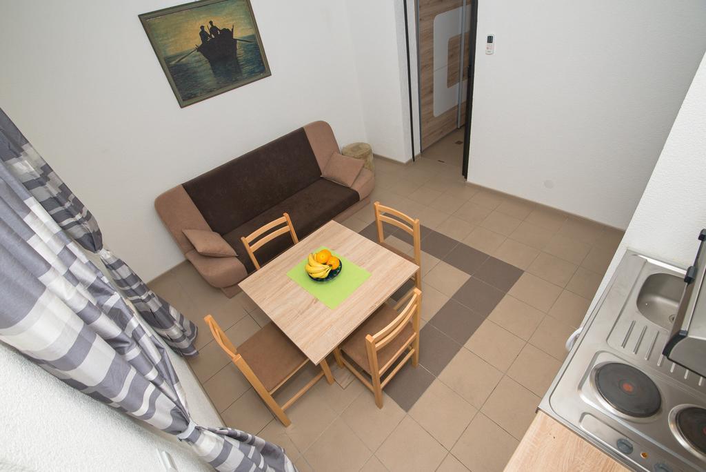 Apartment Afrika Макарска Экстерьер фото