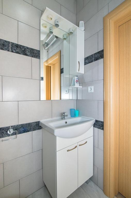 Apartment Afrika Макарска Экстерьер фото